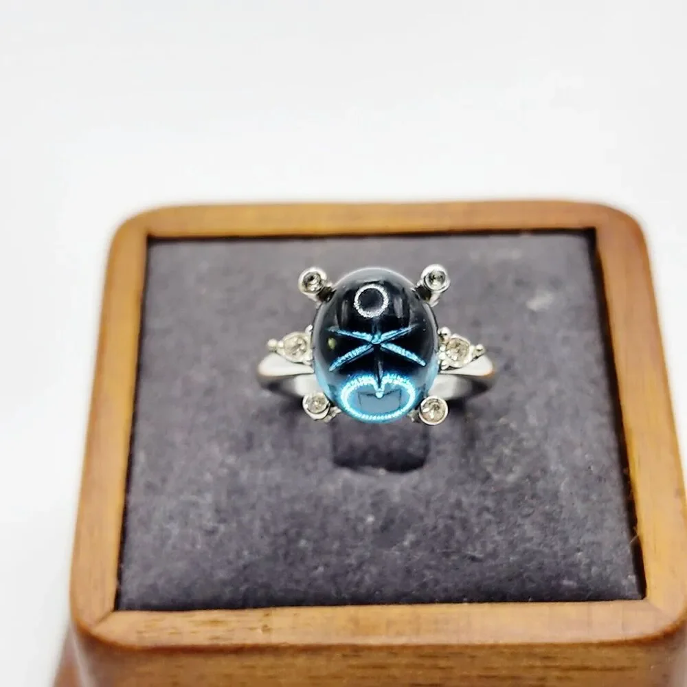 Vintage Adjustable Silvertone Faux Star Sapphire Blue Glass Gem Cabochon